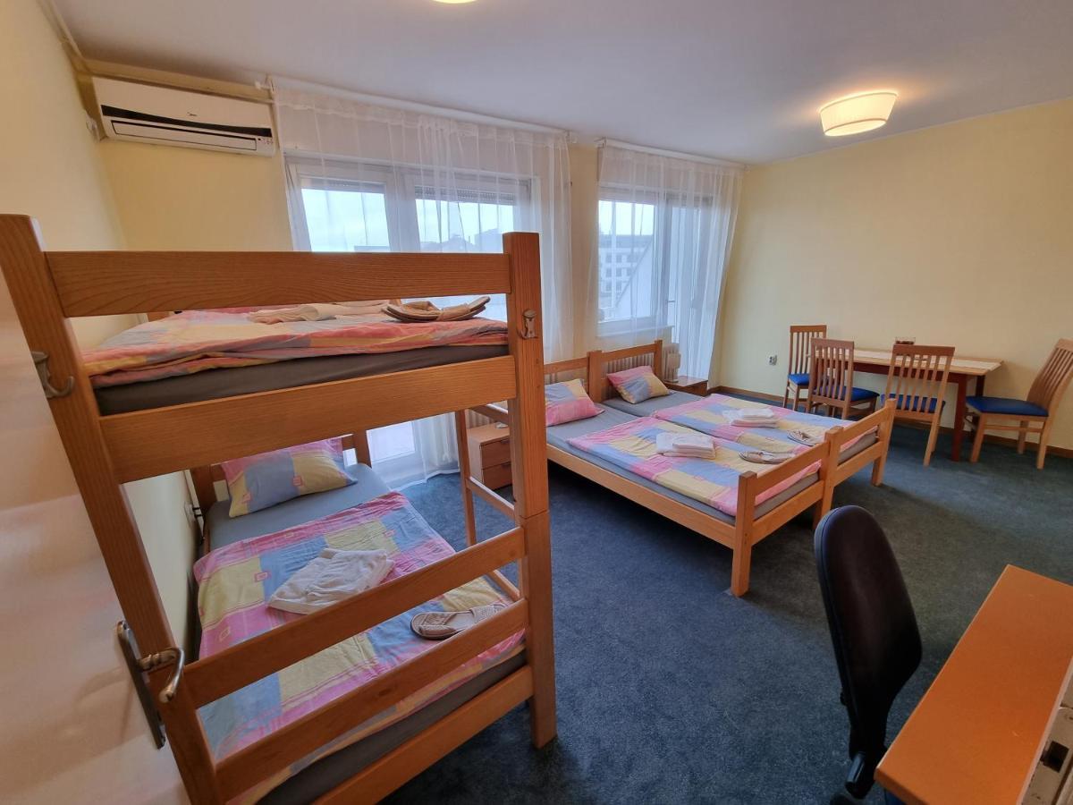 Spirit Hostel And Apartments Beograd Bagian luar foto