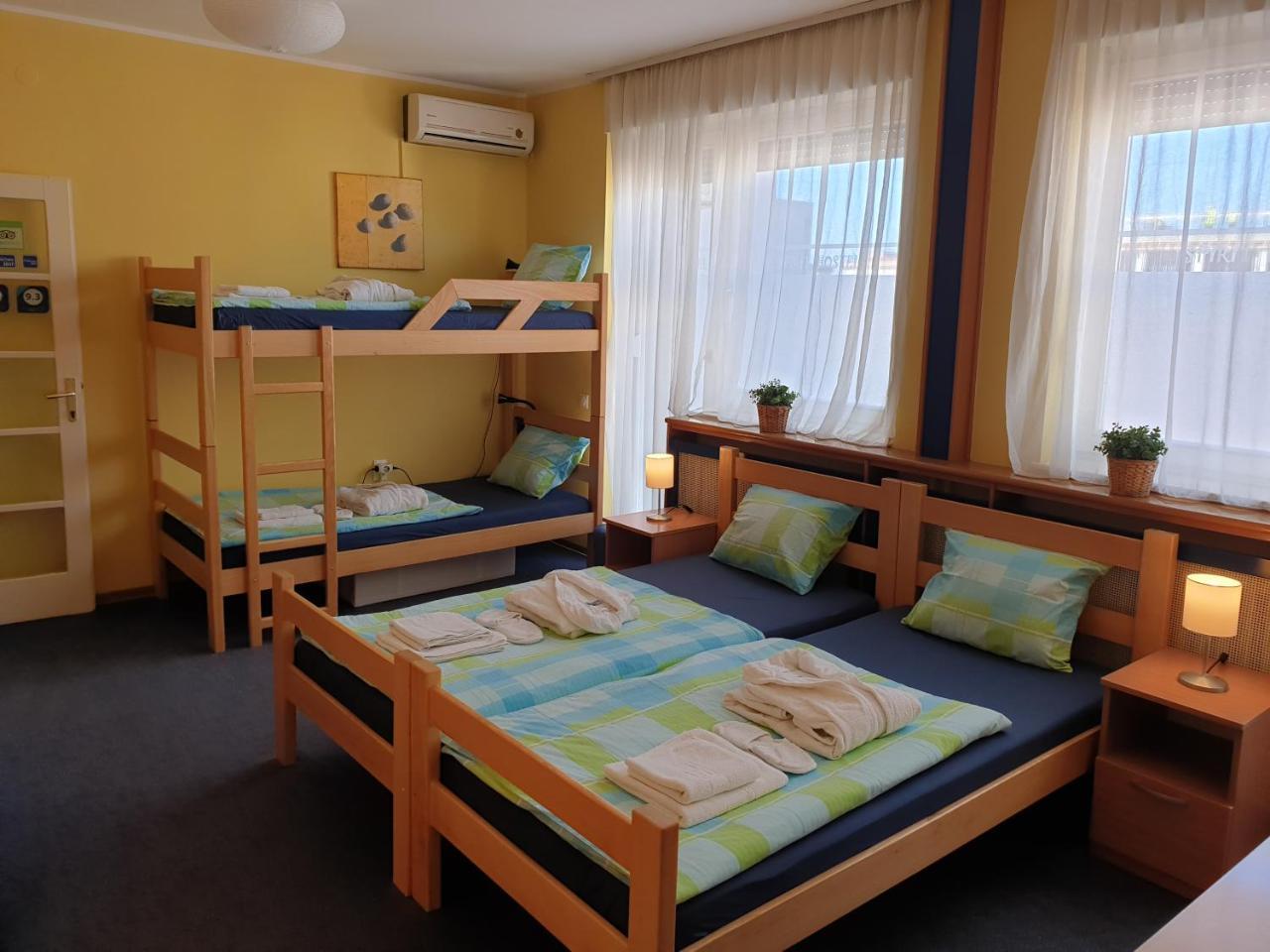 Spirit Hostel And Apartments Beograd Bagian luar foto