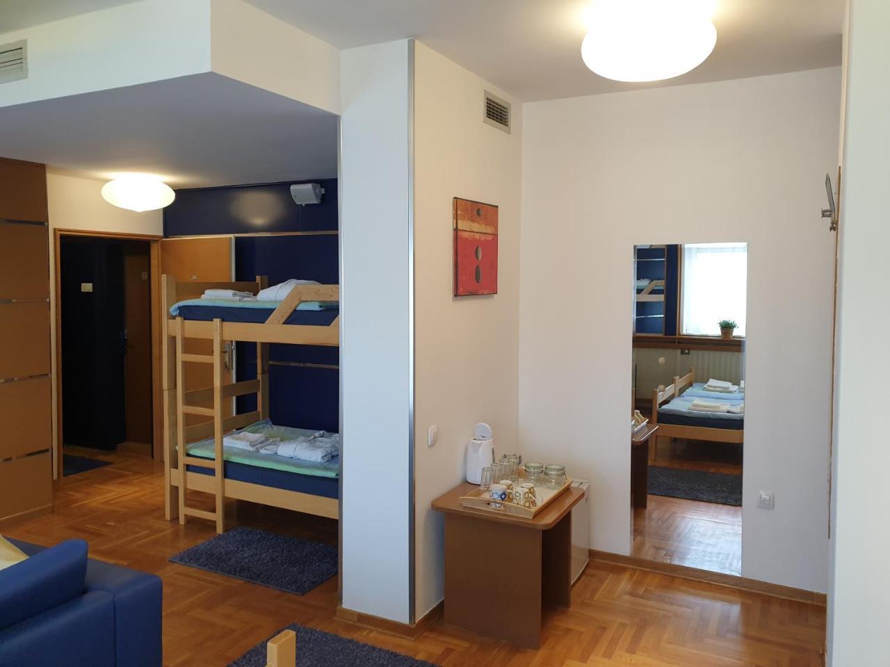 Spirit Hostel And Apartments Beograd Bagian luar foto