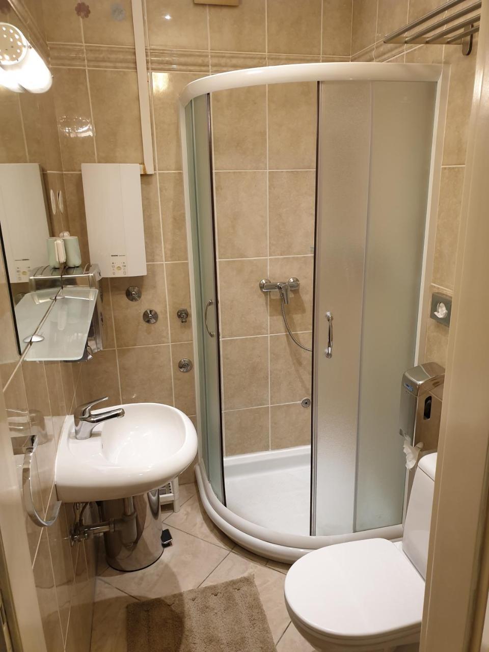 Spirit Hostel And Apartments Beograd Bagian luar foto