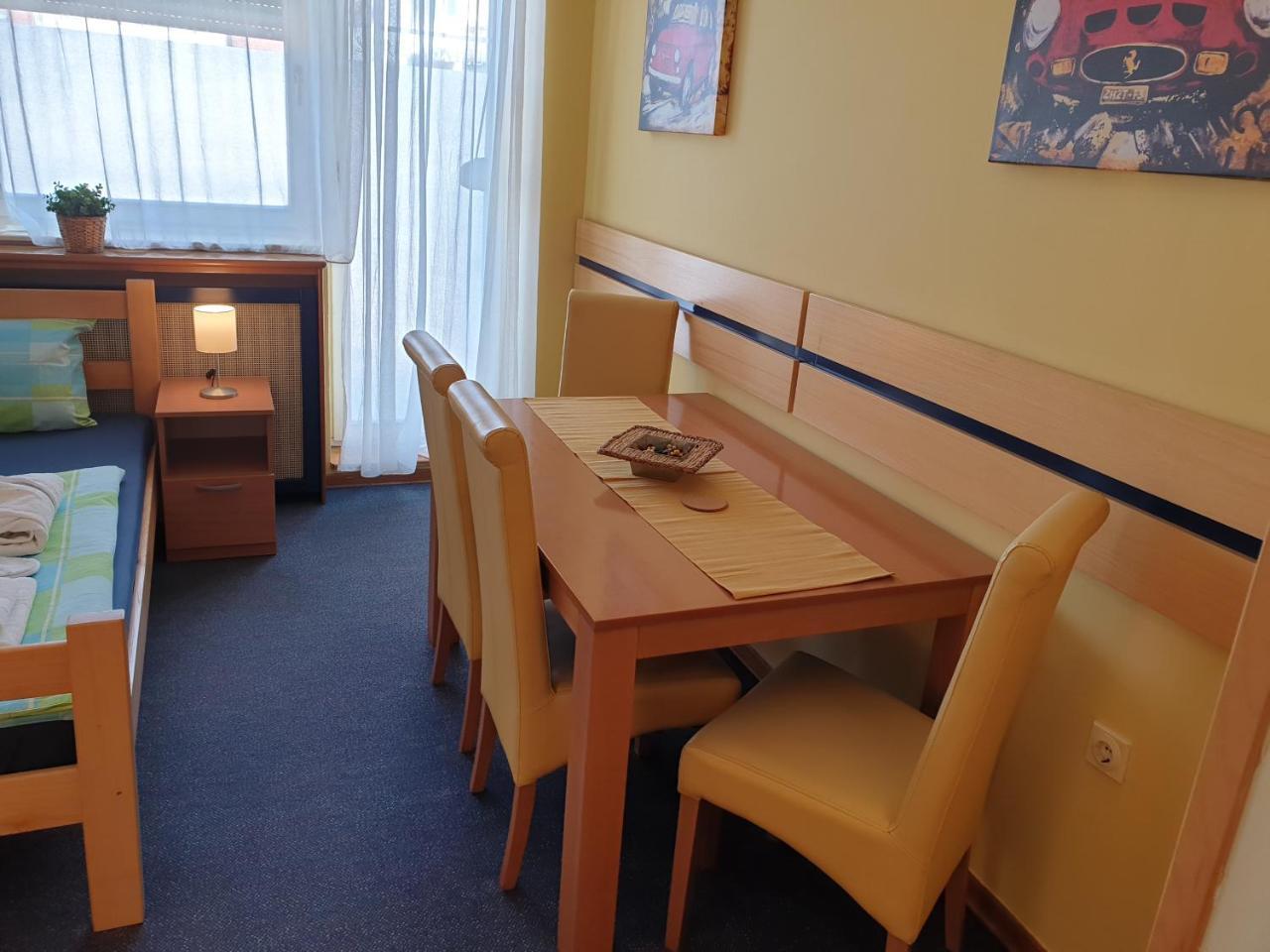 Spirit Hostel And Apartments Beograd Bagian luar foto